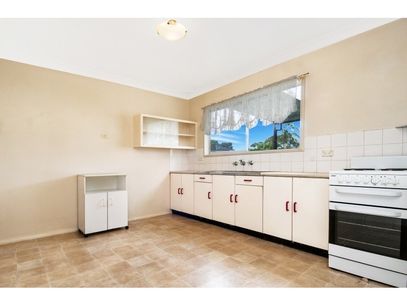 65 Dorothy Ave, Woy Woy NSW 2256