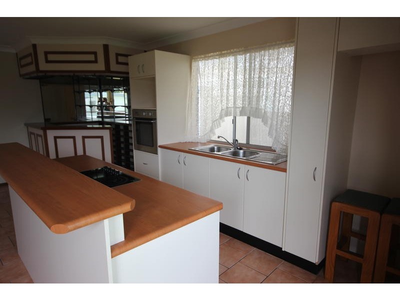 10A Dunalban Ave, Woy Woy NSW 2256