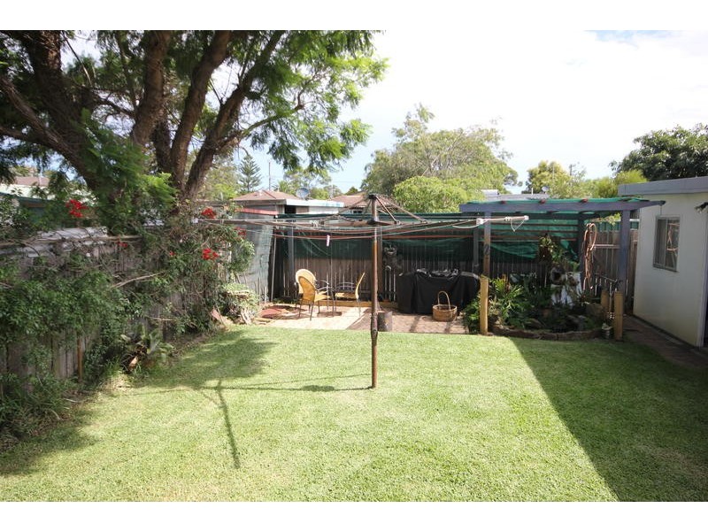 10A Dunalban Ave, Woy Woy NSW 2256