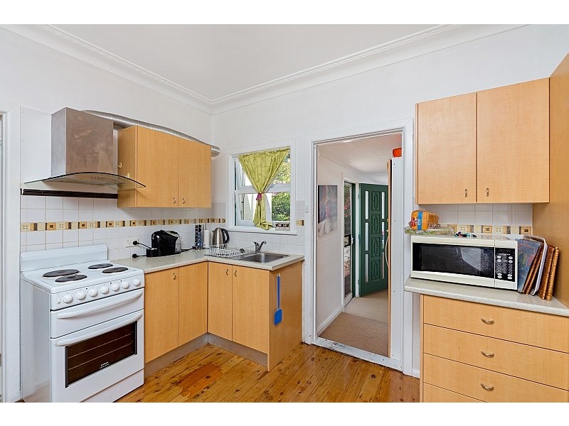 82 Dunalban Avenue, Woy Woy NSW 2256