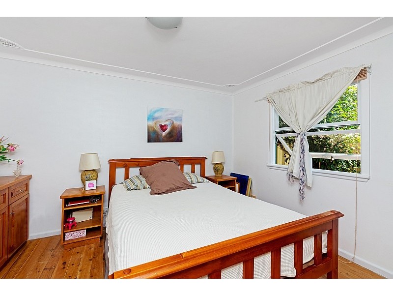 82 Dunalban Avenue, Woy Woy NSW 2256