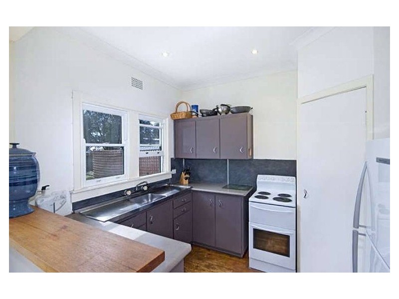 32 Boronia Avenue, Woy Woy NSW 2256