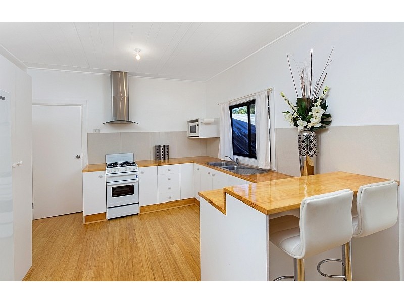 21 Bateau Bay Road, Bateau Bay NSW 2261
