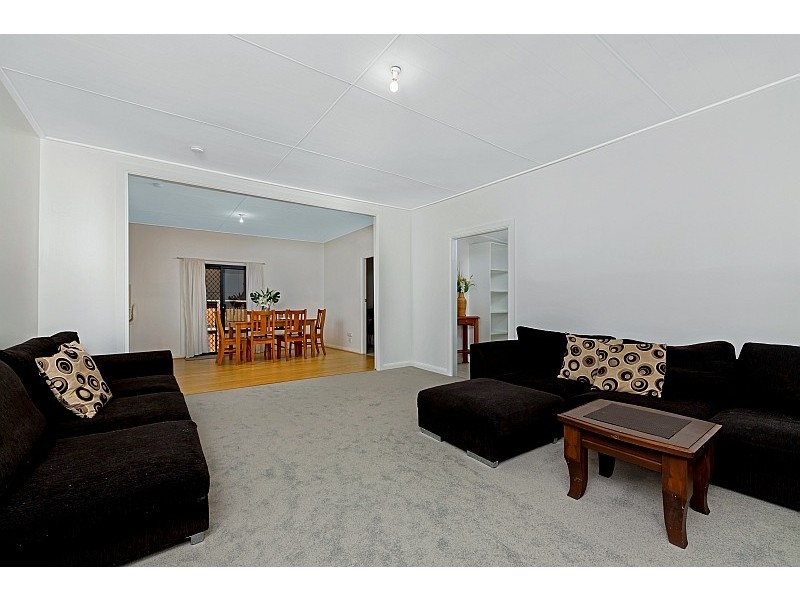 21 Bateau Bay Road, Bateau Bay NSW 2261