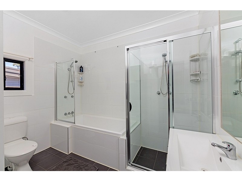 21 Bateau Bay Road, Bateau Bay NSW 2261