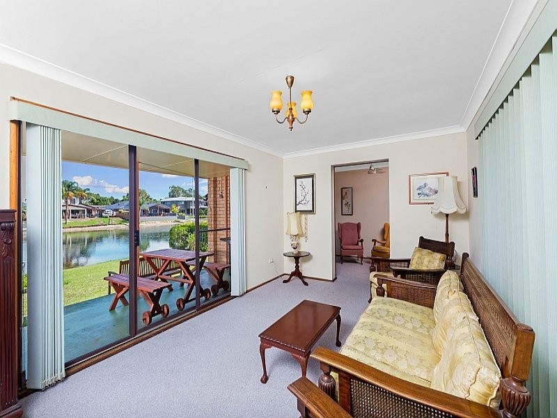 6 Salacia Close, St Huberts Island NSW 2257