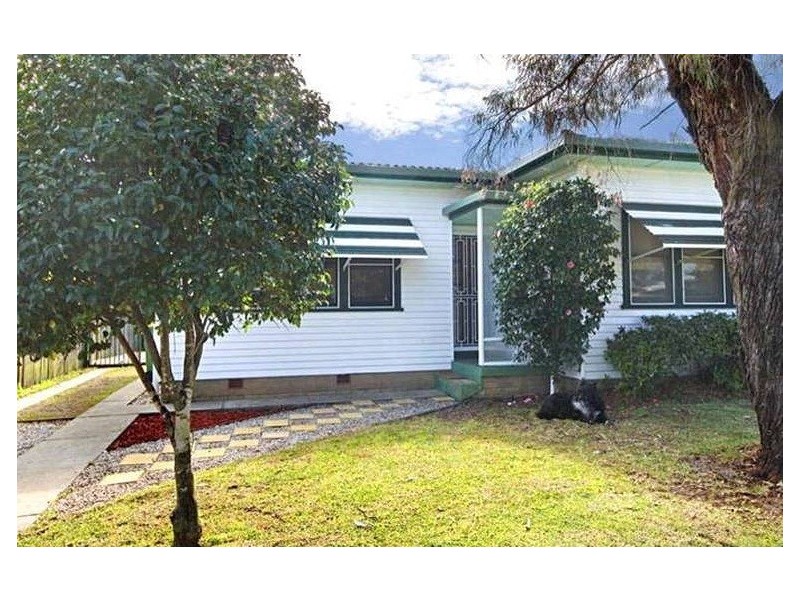 32 Boronia Avenue, Woy Woy NSW 2256