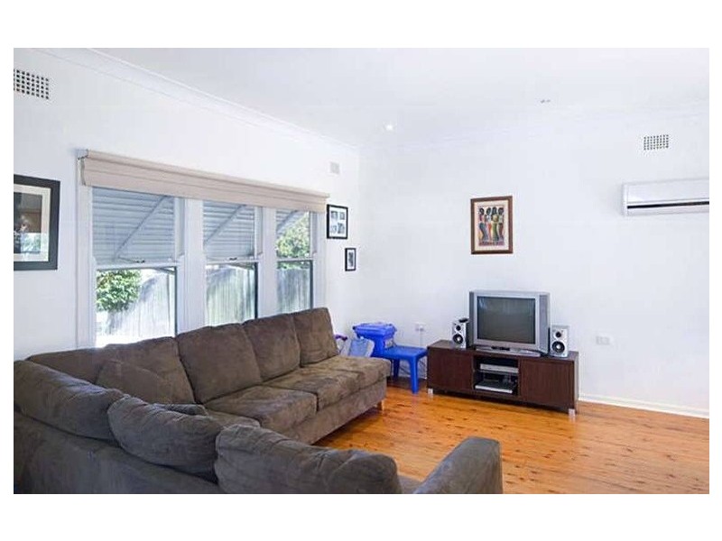 32 Boronia Avenue, Woy Woy NSW 2256