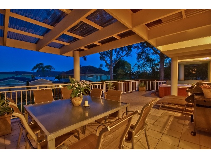 85 Albany Street, Point Frederick NSW 2250