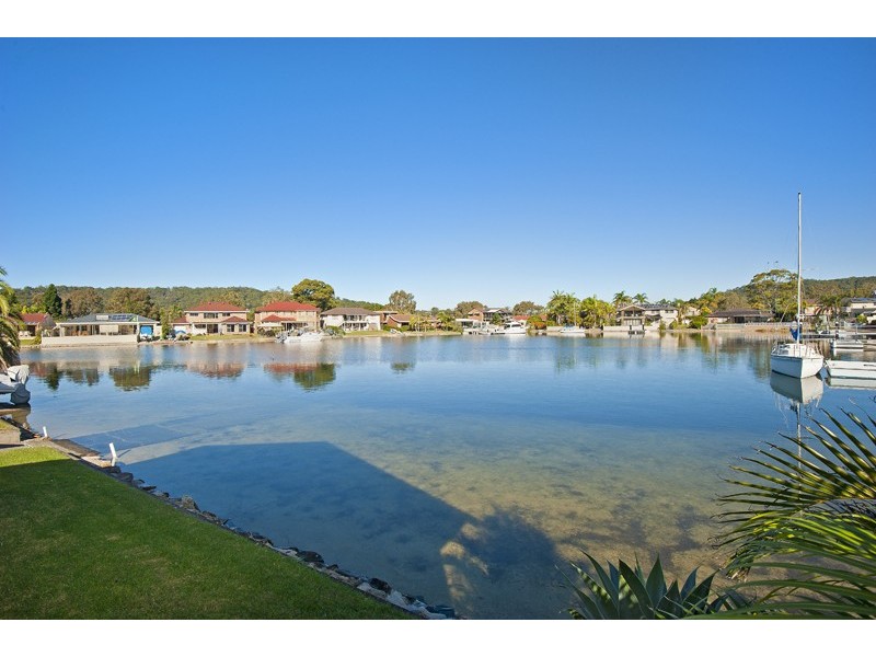 6 Mooring Place, St Huberts Island NSW 2257
