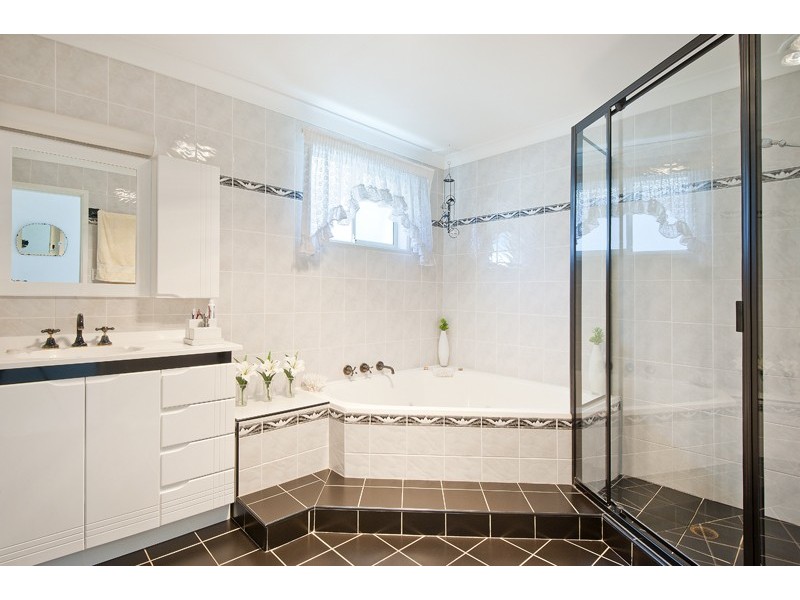 6 Mooring Place, St Huberts Island NSW 2257