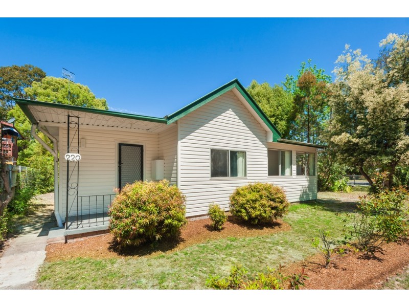 220 Railway Street, Woy Woy NSW 2256