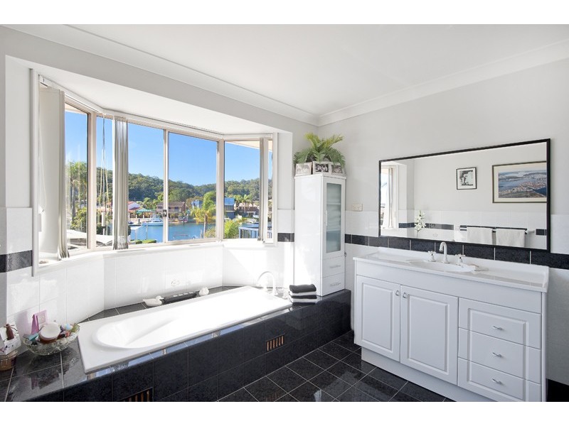 47 Helmsman Boulevard, St Huberts Island NSW 2257