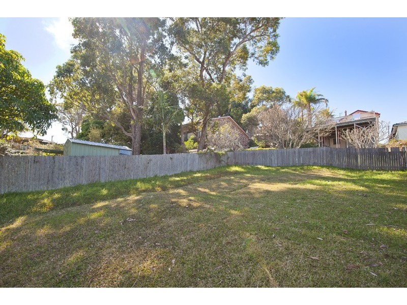 8A Noonan Point Avenue, Point Clare NSW 2250