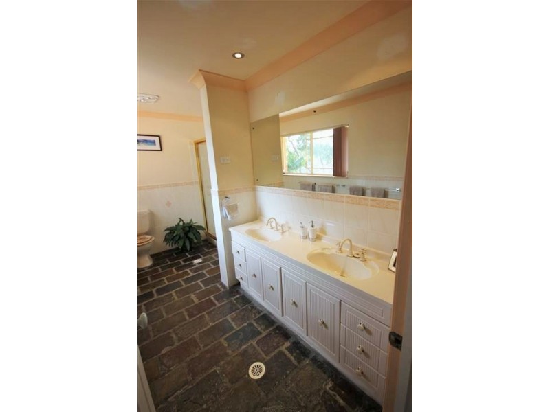 67 Kingsview Drive, Umina Beach NSW 2257