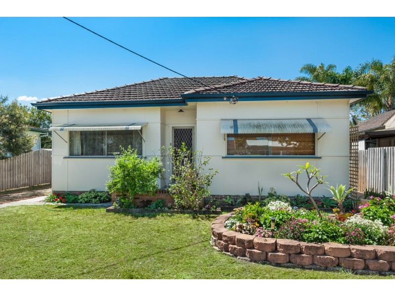 30 Boronia Avenue, Woy Woy NSW 2256