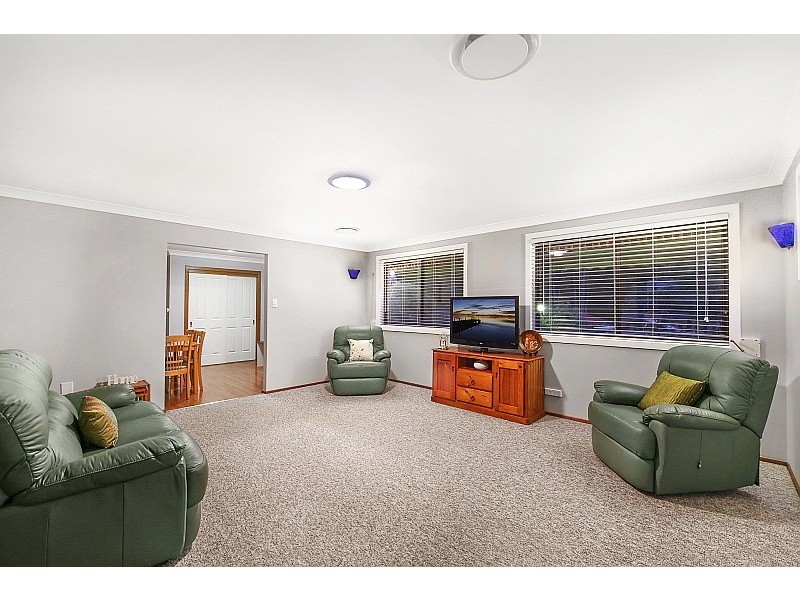19 Samantha Crescent, Kincumber NSW 2251
