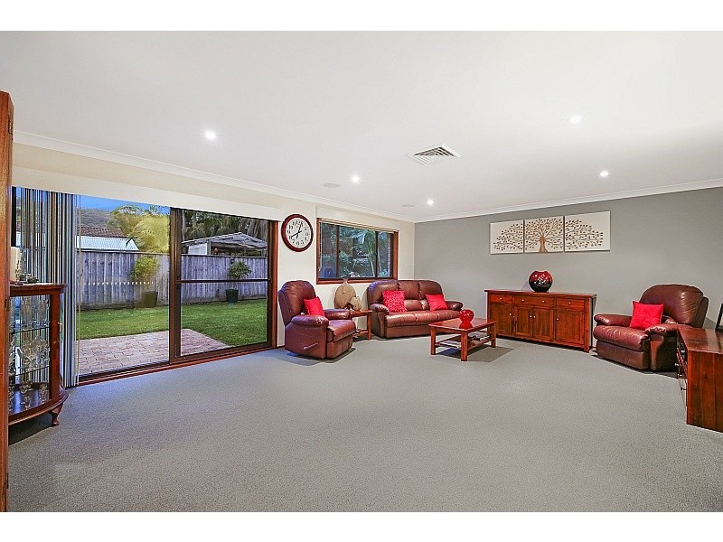 19 Samantha Crescent, Kincumber NSW 2251