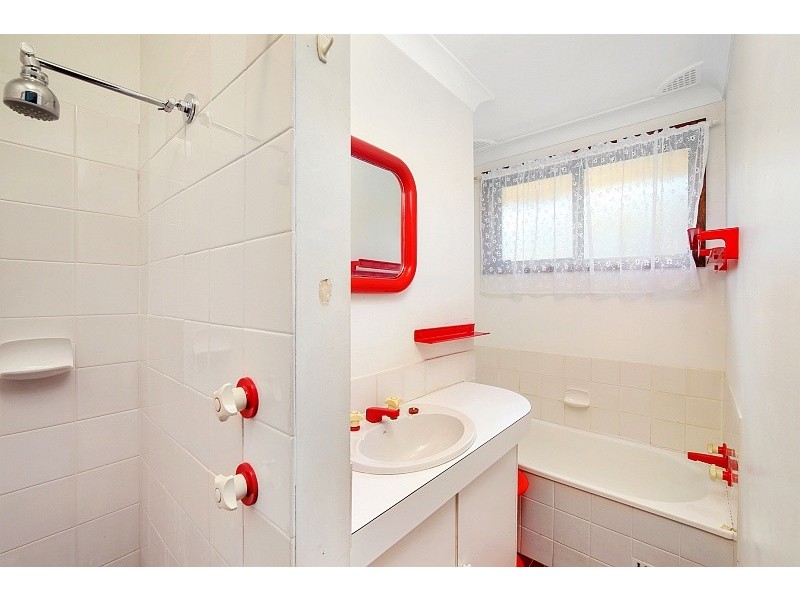 15 Lakeview Parade, Umina Beach NSW 2257