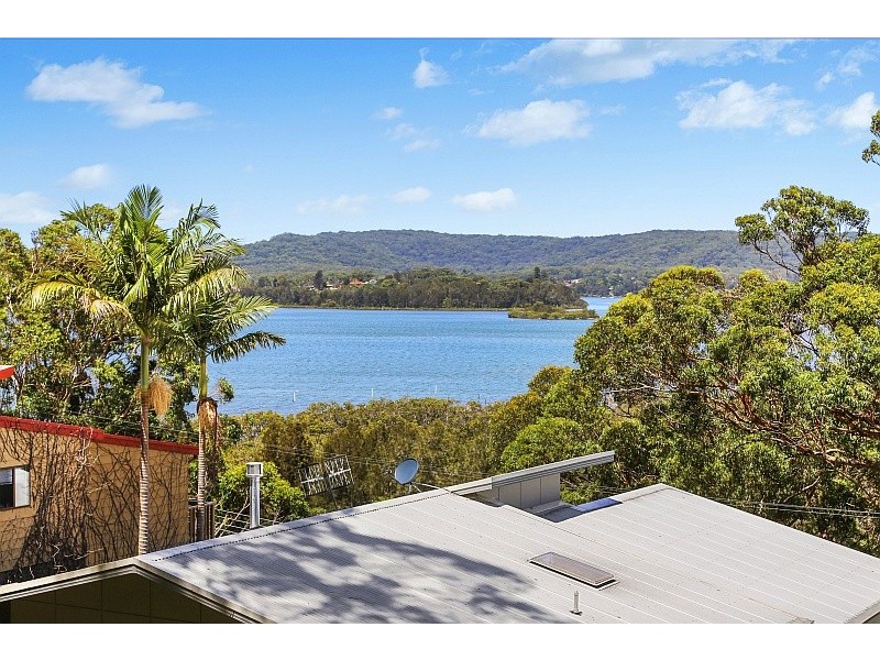 51 Broadwater Drive, Saratoga NSW 2251