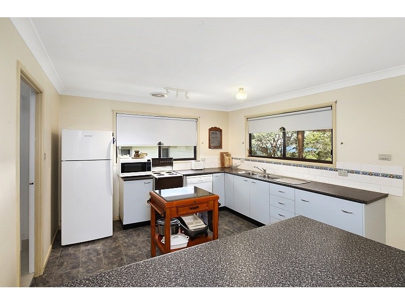 51 Broadwater Drive, Saratoga NSW 2251