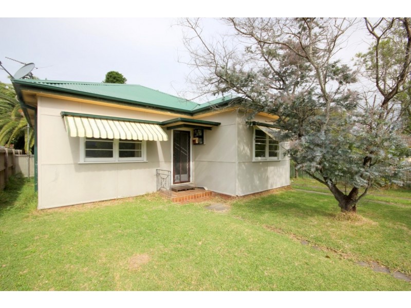 18 North Burge Road, Woy Woy NSW 2256