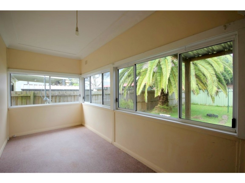 18 North Burge Road, Woy Woy NSW 2256