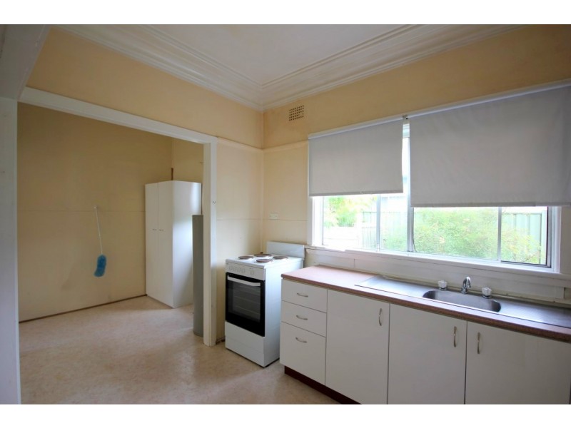 18 North Burge Road, Woy Woy NSW 2256