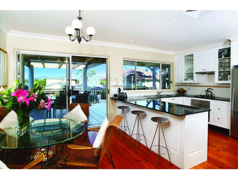 85 Albany Street, Point Frederick NSW 2250