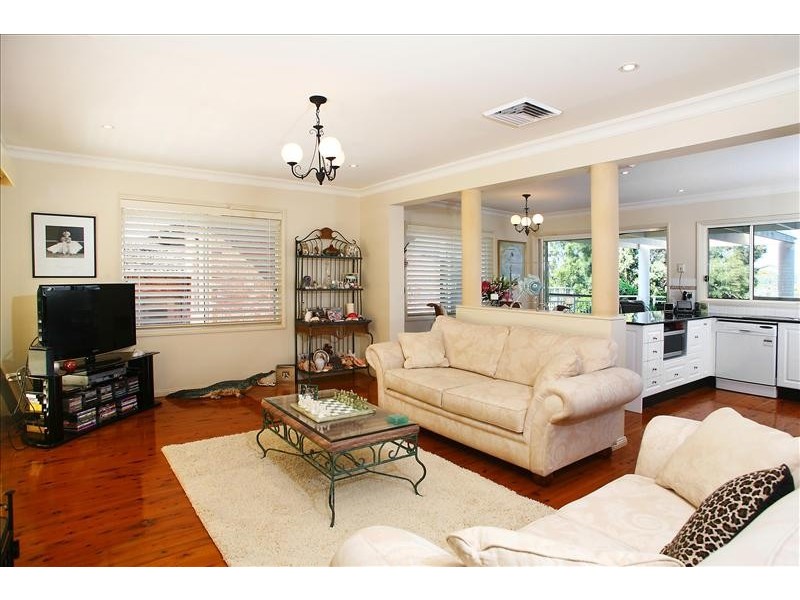 85 Albany Street, Point Frederick NSW 2250