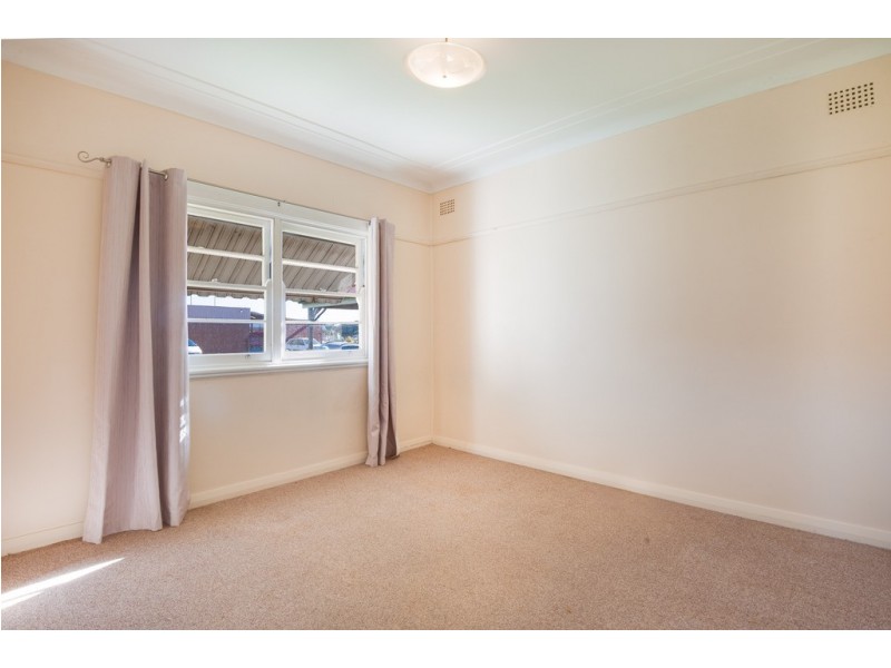 18 North Burge Road, Woy Woy NSW 2256