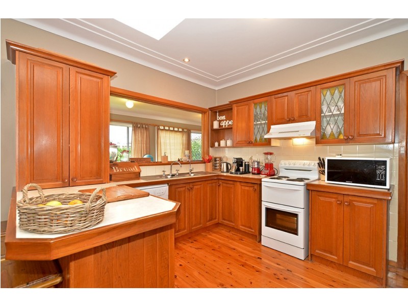 18 Sonter Avenue, Woy Woy NSW 2256