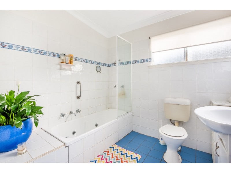 10 Veron Road, Umina Beach NSW 2257