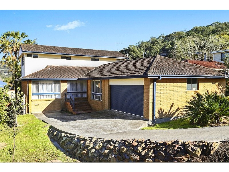 7 Noonan Point Avenue, Point Clare NSW 2250