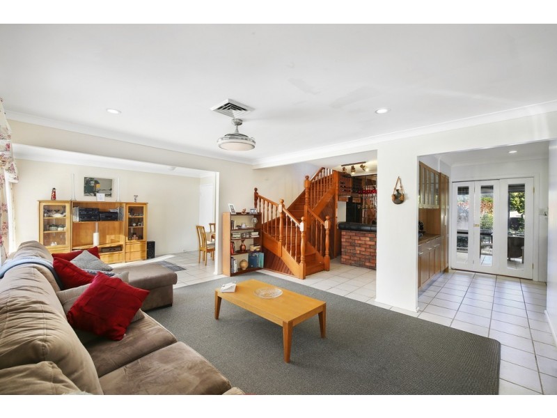 7 Noonan Point Avenue, Point Clare NSW 2250