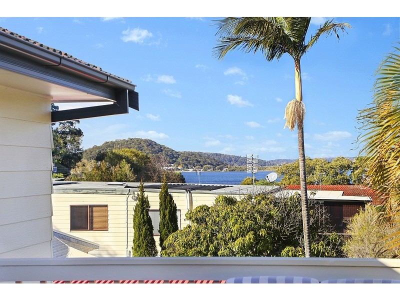 7 Noonan Point Avenue, Point Clare NSW 2250