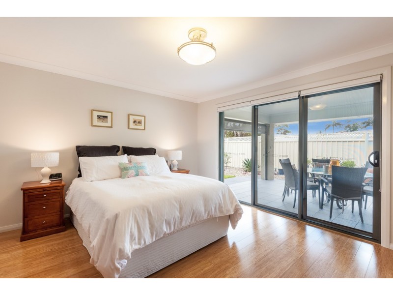 33 Davis Street, Booker Bay NSW 2257