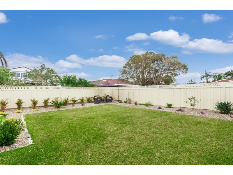 33 Davis Street, Booker Bay NSW 2257