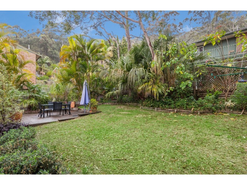 9 Redgrove Street, Green Point NSW 2251