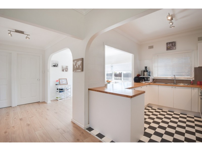 17 Rawson Road, Woy Woy NSW 2256