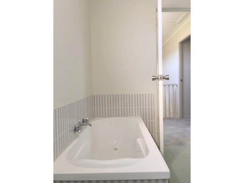 1/27 Aurora Place, Bateau Bay NSW 2261