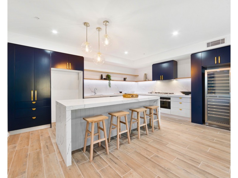 906/25 Mann Street, Gosford NSW 2250