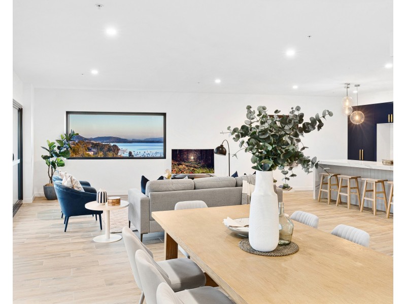 906/25 Mann Street, Gosford NSW 2250