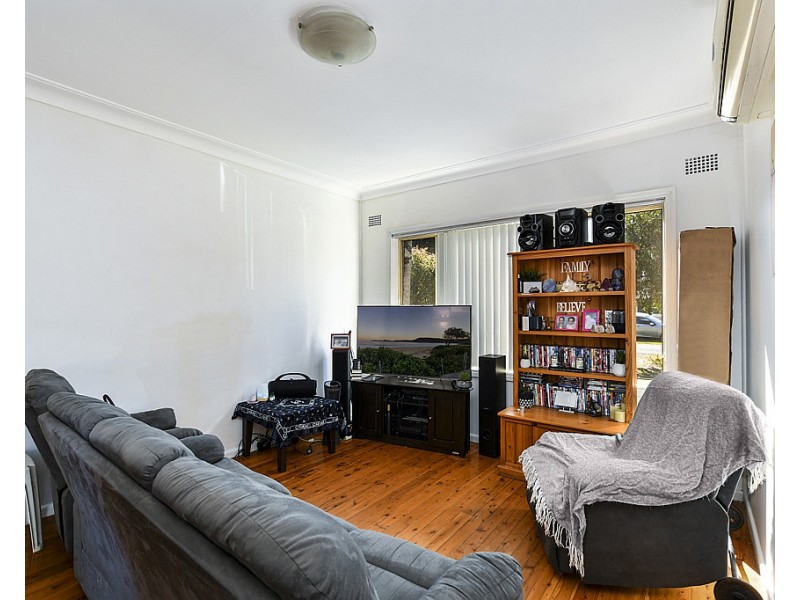 8 Miami Avenue, Woy Woy NSW 2256