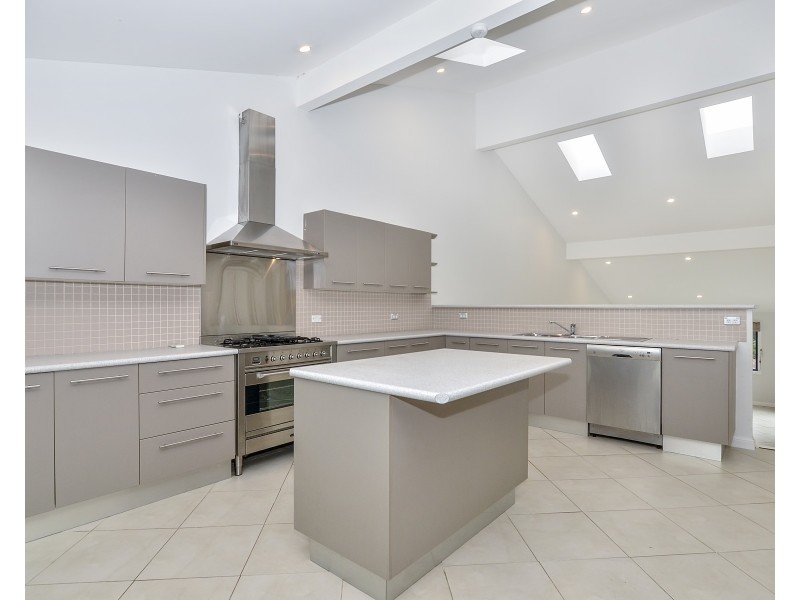 75 Wendy Drive, Point Clare NSW 2250