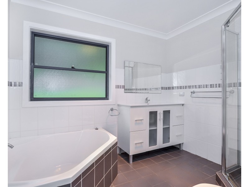 75 Wendy Drive, Point Clare NSW 2250