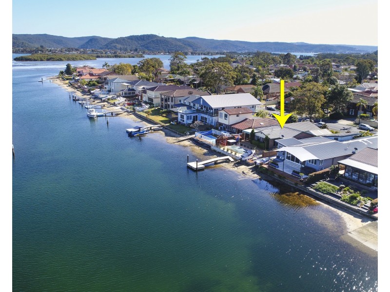64 Helmsman Blvd, St Huberts Island NSW 2257