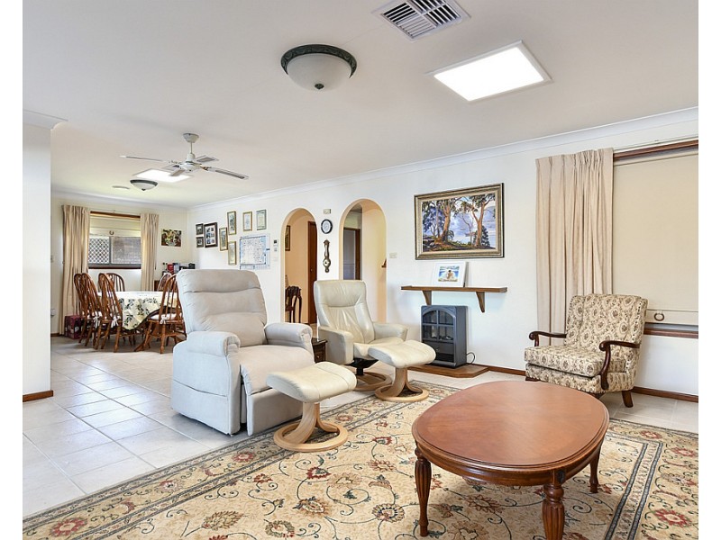 64 Helmsman Blvd, St Huberts Island NSW 2257