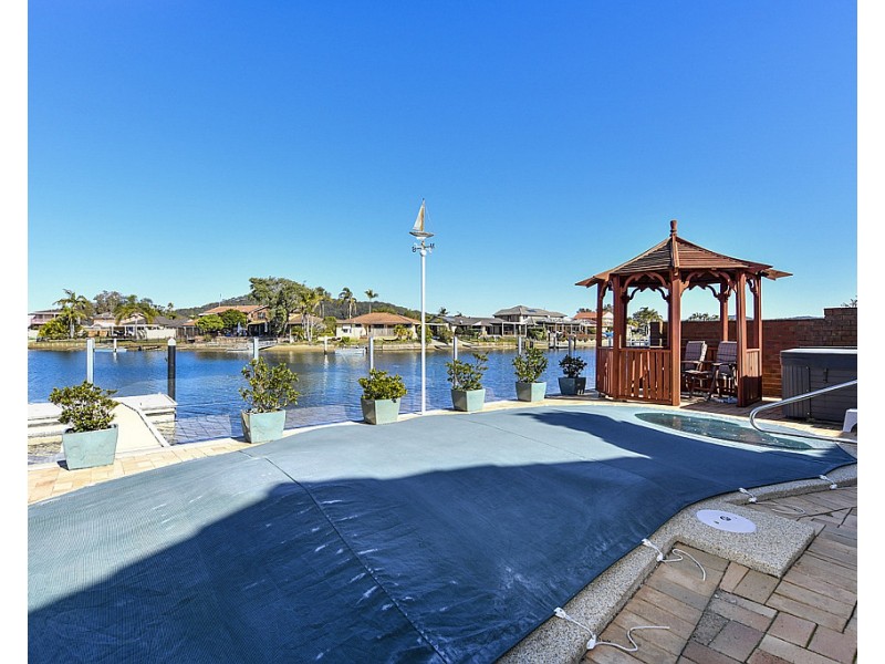 64 Helmsman Blvd, St Huberts Island NSW 2257