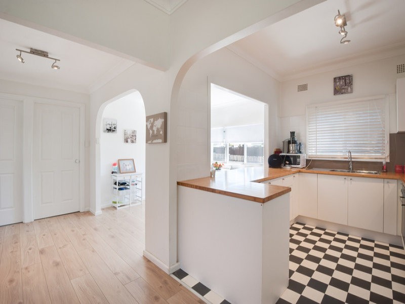 17 Rawson Road, Woy Woy NSW 2256